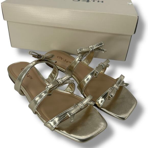 NEW ON 34th Gold Strappy Bow Sandals Size 5 Flat Square Toe FLAW - Picture 5 of 8